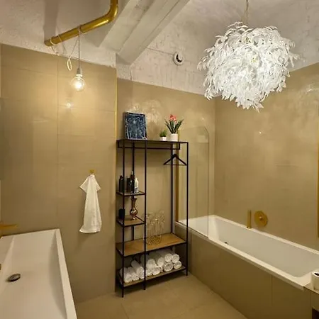 Zentrale Duplex Art & Design Flat: Garten, Bbq, Kino, 160m2 Διαμέρισμα