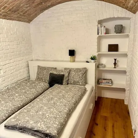 Zentrale Duplex Art & Design Flat: Garten, Bbq, Kino, 160m2 Apartment Prague